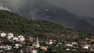 Antalya Gündoğmuş'ta orman yangınını söndürme çalışmaları sürüyor