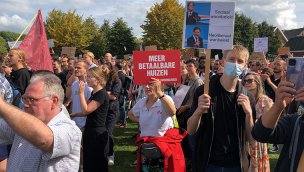 Hollanda'da konut azlığı ve artan kiralar protesto edildi