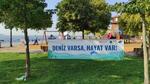 Caddebostan Sahili'nde temizlik etkinliği yapıldı