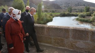 Bakan Karaismailoğlu, Tarihi Develioğlu Köprüsü'nü inceledi