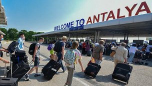 Antalya'ya gelen turist sayısı 7 milyonu aştı