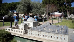 Kepez Açık Hava Müzesinde minyatür eserler titizlikle temizleniyor!