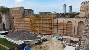 Yedikule Hisarı'nda restorasyon çalışmaları devam ediyor