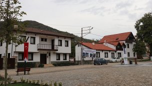 Yalova'nın Güneyköy meydanı Osmanlı mimarisiyle yenilendi