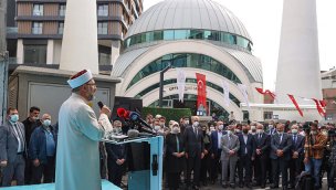 Gaziosmanpaşa'da yeniden inşa edilen Çifte Minare Camisi ibadete açıldı