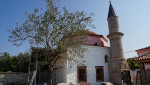 Ayvalık'taki 7 asırlık Osmanlı camisinin restorasyonunda sona gelindi