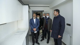 Bakan Kurum, İzmir'de depremzedeler için yapılan konutları inceledi!