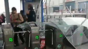 Mustafa Kemal Paşa Metrobüs durağı fırtınaya teslim!