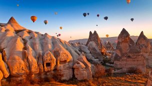 Kapadokya'yı kasımda 242 bin 826 turist gezdi