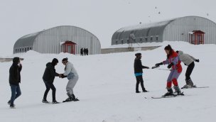 Van'daki Abalı Kayak Merkezi 3 yıl aradan sonra sezonu açtı