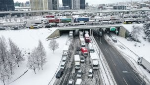 İstanbul'un birçok bölgesinde kar hayatı durdurdu