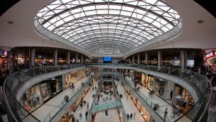 İstanbul'da AVM'ler bugün saat 13.00'te açılacak!