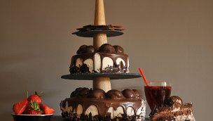 Taşev Etna 3 katlı taş kurabiyelikle farklı lezzetler tek sunumda!