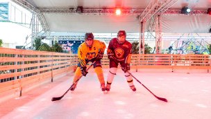 Antalyalılardan FrozenCity AVM'deki buz pistine yoğun ilgi!