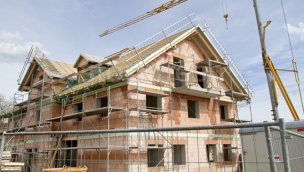 Almanya'da sanayi üretimi, inşaattaki düşüşle aralıkta geriledi