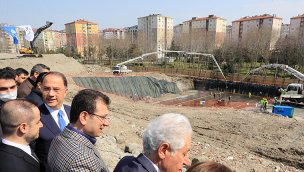 Gürpınar'da kentsel dönüşüm kapsamındaki Kırlangıç Evler'in temeli atıldı