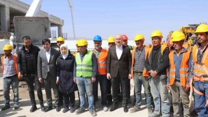 Bakan Karaismailoğlu, Malatya Havalimanı yeni terminal binası inşaatını inceledi