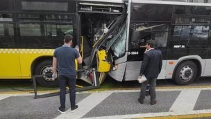 Sürücüsüz metrobüs kaza yaptı, 9 kişi yaralandı