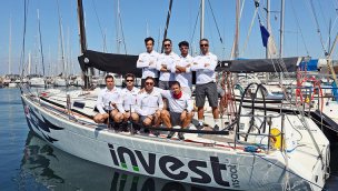 Invest İnşaat Sailing Team, ilk yarışında kupa kaldırdı