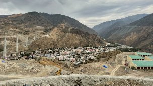 Yusufeli'nde yeni ilçe merkezine taşınma süreci devam ediyor