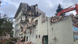 Beşiktaş'ta dönüşüm başladı, ilk binalar yıkıldı!
