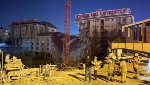 Arel Üniversitesi'nin Küçükçekmece'deki binası çöktü