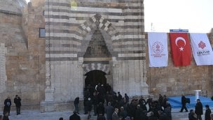 Kırşehir'de restorasyonu tamamlanan tarihi Cacabey Camisi ibadete açıldı