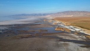 Tuz Gölü'nün su alanı yüzde 10 seviyelerine kadar düştü!