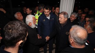 Bakanlar Akar ve Kurum, depremden etkilenen Samandağ'da inceleme yaptı