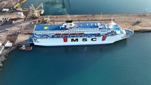 İskenderun Limanı'na demirleyen yolcu gemisi depremzedelere yuva oldu