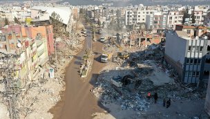 Depremlerde yıkılan binalarla ilgili tutuklananların sayısı 218'e yükseldi