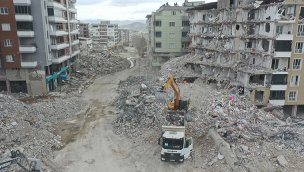 Depremlerde yıkılan binalarla ilgili tutuklananların sayısı 269'a yükseldi