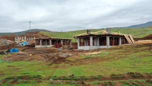 Köy tipi afet evleri Nurdağı'nda yükselmeye başladı