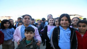 Depremden etkilenen İskenderun'da öğrenciler dersbaşı yaptı