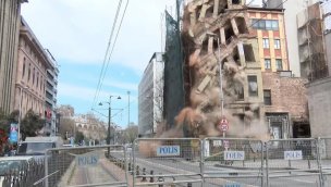 Kültür ve Turizm Bakanlığından Beyoğlu'nda çöken binayla ilgili açıklama