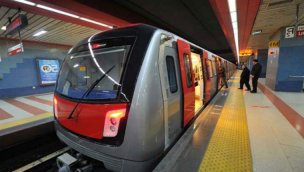 Esenler'de metrodan dumanlar yükseldi, yolcular tahliye edildi