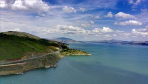 Hazar Gölü bayrama hazır