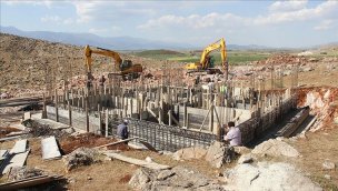 Kırıkhan'da köy evlerinin yapımı sürüyor!