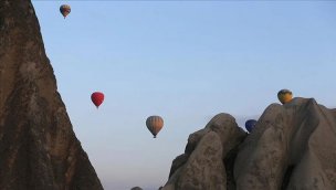 Nisanda 30 binden fazla turist Kapadokya'da balon turuna katıldı!