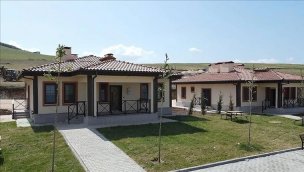 Gaziantep'te depremzedeler köy evlerine yerleşti!