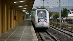Milli elektrikli tren yolculu seferlerine başladı!