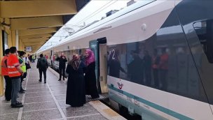 Karaismailoğlu'ndan milli elektrikli trenin üçüncü setine ilişkin açıklama!