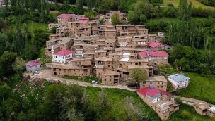 Bitlis'teki taş evler doğaseverlerin gözde rotalarından biri oldu!
