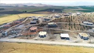 Hatay Türkoğlu'ndaki köy tipi afet konutlarının yapımı sürüyor!