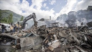 Erzurum'un Pazaryolu ilçesinde 12 ev yandı!