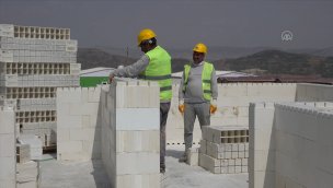 Fiber kompozit bloklarla köy evi ve deprem konutu inşa ediliyor