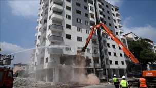 Osmaniye'deki ağır hasarlı binaların yıkımı 1,5 ay içinde tamamlanacak!