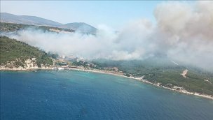 İzmir'de çıkan orman yangınlarına müdahale ediliyor!
