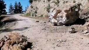 Adana'daki deprem nedeniyle Kozan-Feke kara yolu ulaşıma kapandı