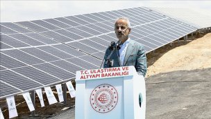 Bakan Uraloğlu, Van'da güneş enerjisi santralinin açılışını yaptı!